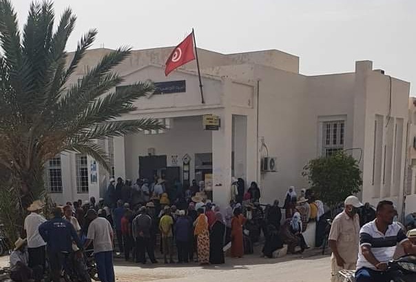 قفصة: ضغط متواصل بمكاتب البريد بالرديف وجهود لتجاوز الإشكاليات في انتظار بناء مقر جديد