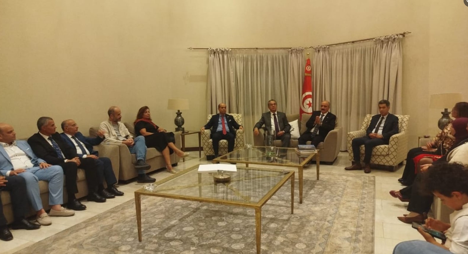 وزير الخارجية يلتقي عددا من أبناء الجالية التونسية في كينيا