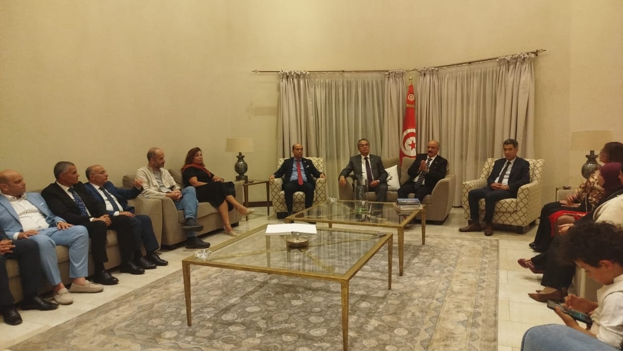 وزير الخارجية يلتقي عددا من أبناء الجالية التونسية في كينيا