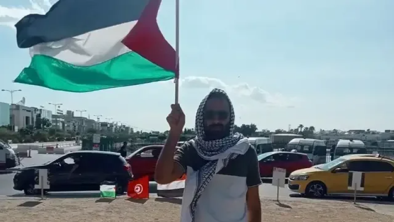 التونسي علي كنيس مازال رهن احتجاز الاحتلال الصهيوني ضمن 47 مشاركا في أسطول الحرية