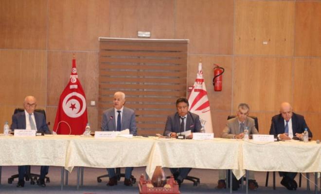 وزير التجارة يدعو الى استكشاف أسواق واعدة ووجهات جديدة في العمليات الترويجية لزيت الزيتون والتمور