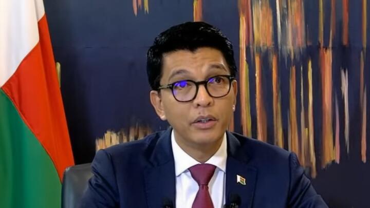 زعيم المعارضة في مدغشقر: الرئيس  غادر البلاد