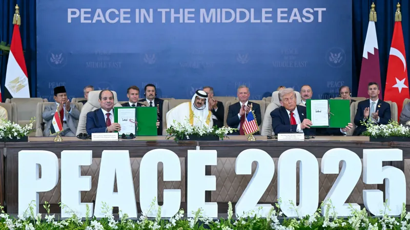 مصر وقطر وتركيا يوقعون مع ترامب وثيقة بشأن اتفاق وقف إطلاق النار بغزة
