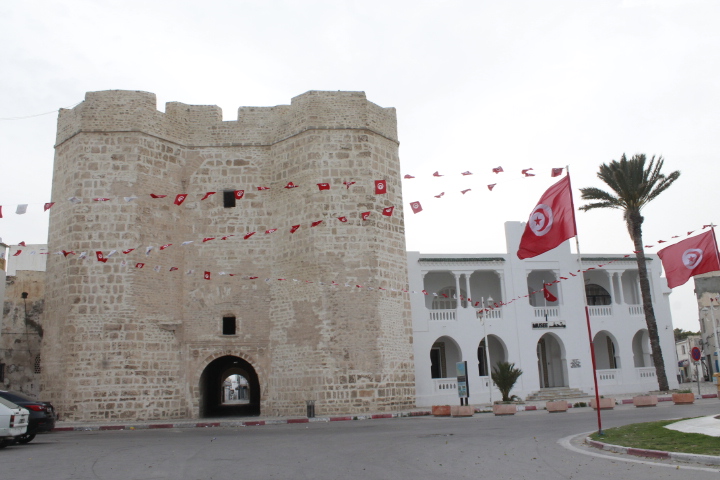 المهدية: الإدارة الجهوية للتجهيز تعمل على تنفيذ 61 مشروعا بكلفة تتجاوز 100 مليون دينار