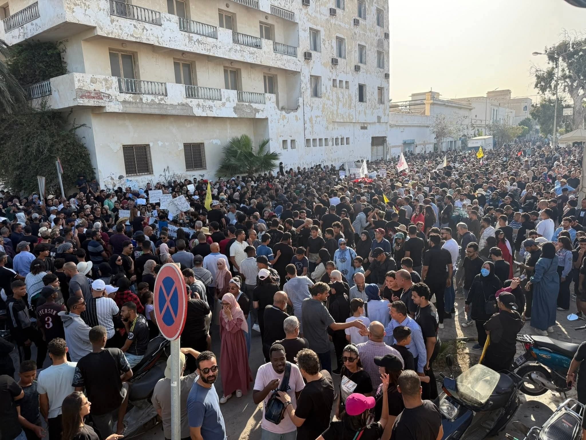 قابس: مسيرة شعبية للمطالبه بتفكيك الوحدات الملوثة للمجمع الكيميائي