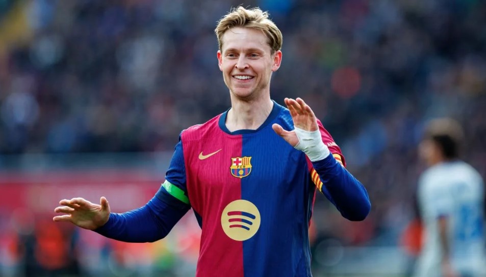 برشلونة يُمــدد عقد لاعبه الهولندي فرينكي دي يونغ حتى 2029