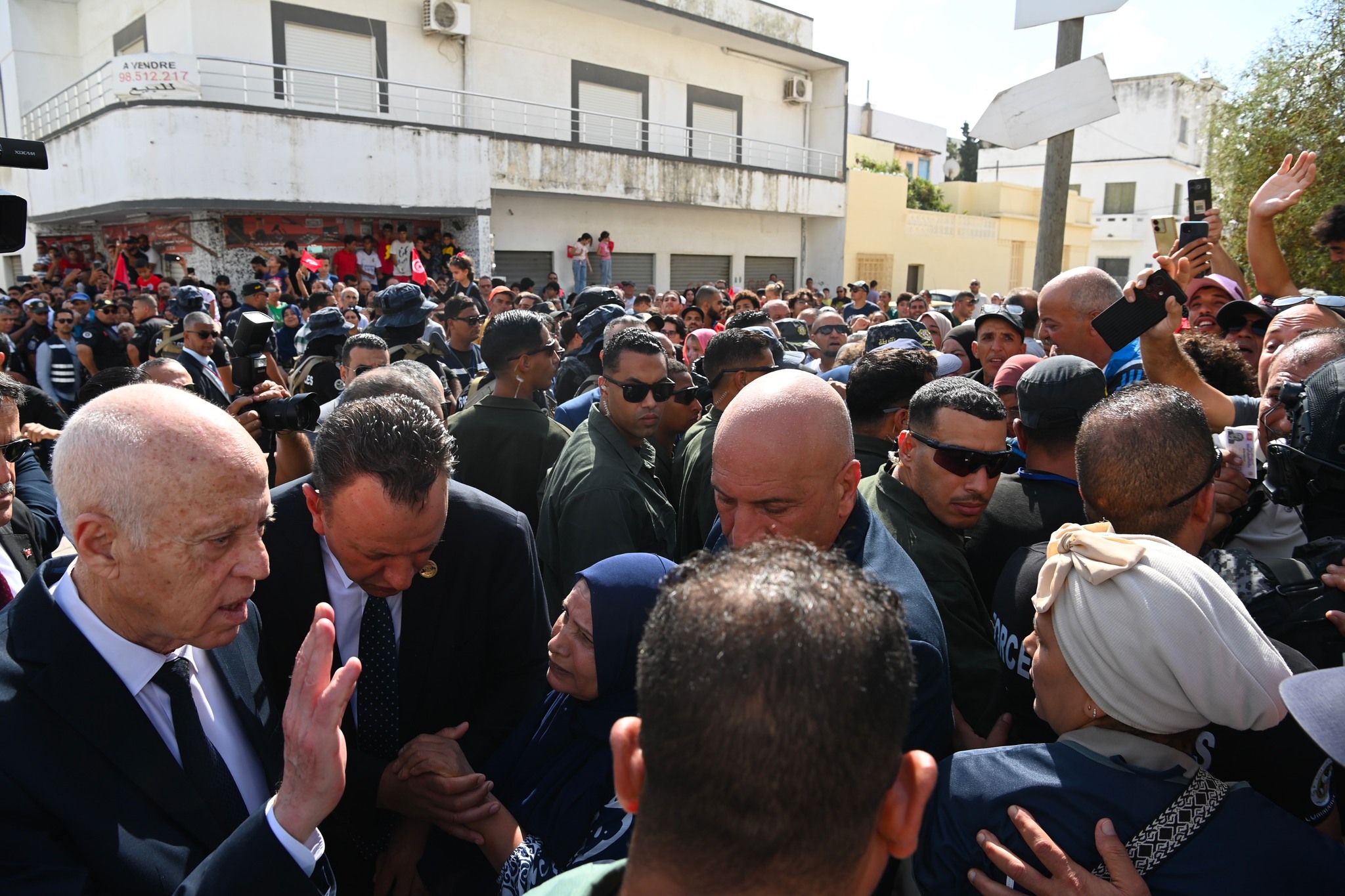 رئيس الجمهورية يؤكد،في ذكرى الجلاء ببنزت، ان حرب التحرير ستتواصل من اجل القضاء على الفساد