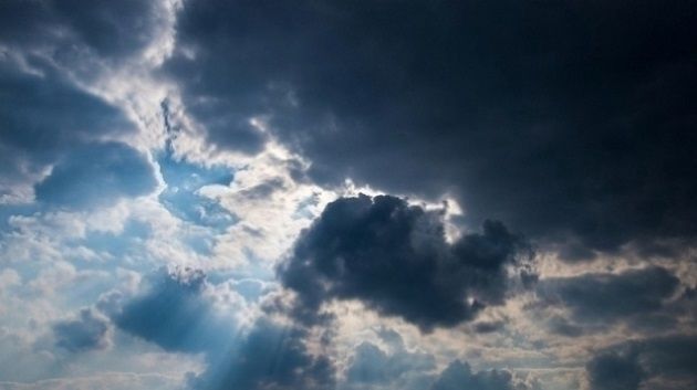 سحب عابرة تكون أحيانا كثيفة بالشمال