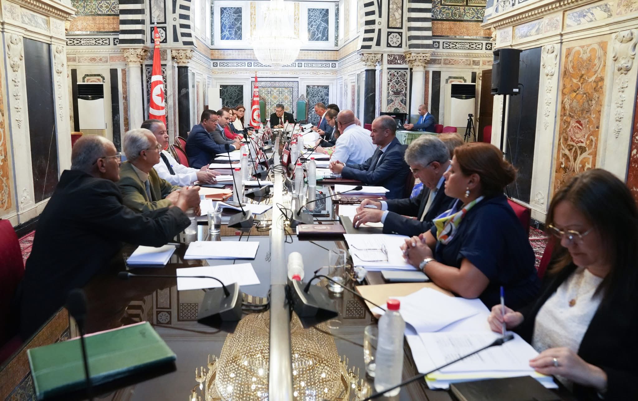 مكتب البرلمان يحيل قانون المالية الى اللجان و يقرر عقد جلسة حوارية مع الحكومة بشأن الأوضاع البيئية في قابس