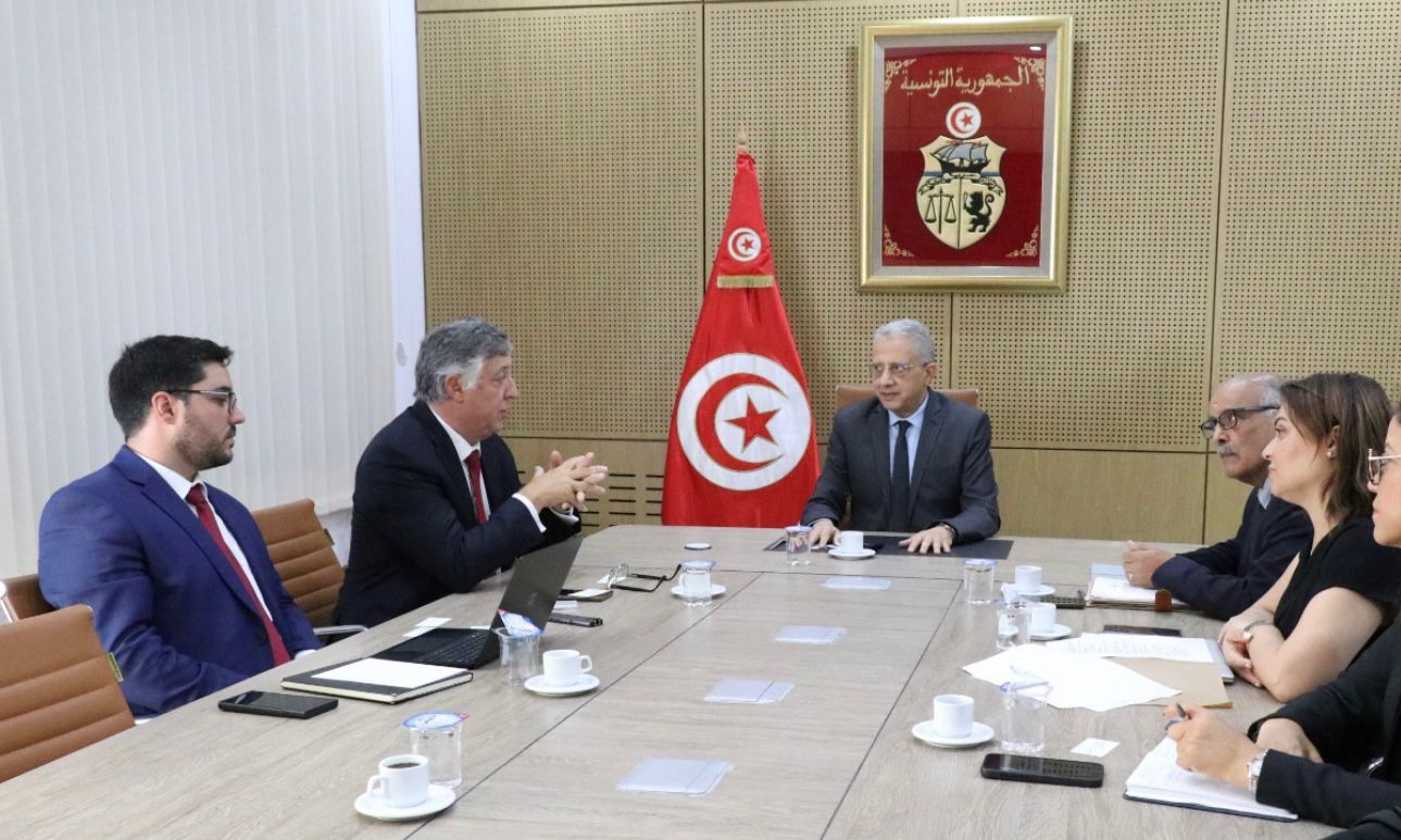 بحث فرص تسجيل وتسويق الأدوية التونسية في السوق الأوروبية ابرز محاور جلسة عمل بوزارة الصحة