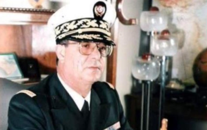 وزارة الدفاع تنعى أمير اللواء المتقاعد من البحرية محمد الشاذلي الشريف