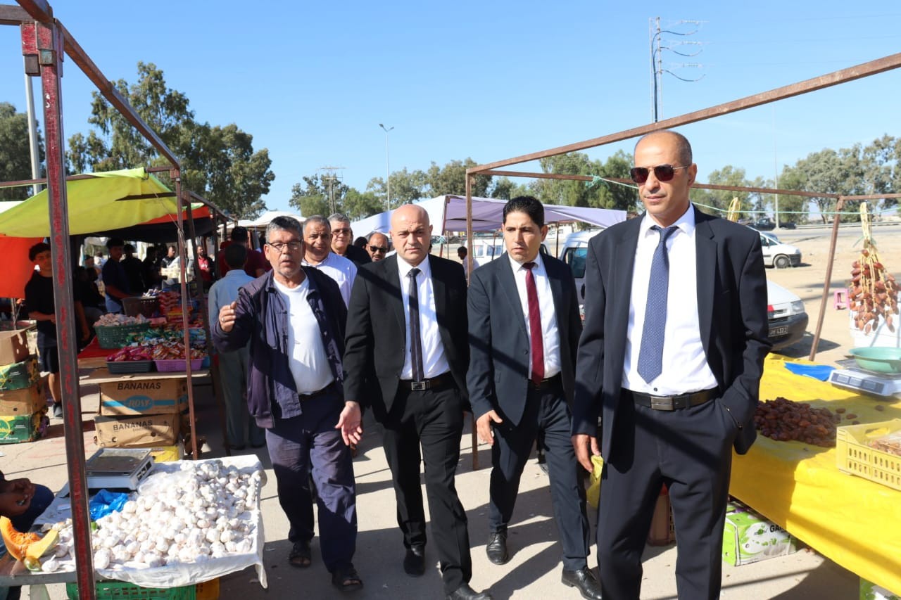 نقلة السوق الأسبوعية بالقيروان " سوق الاثنين "إلى محيط الملعب البلدي حمدة العواني