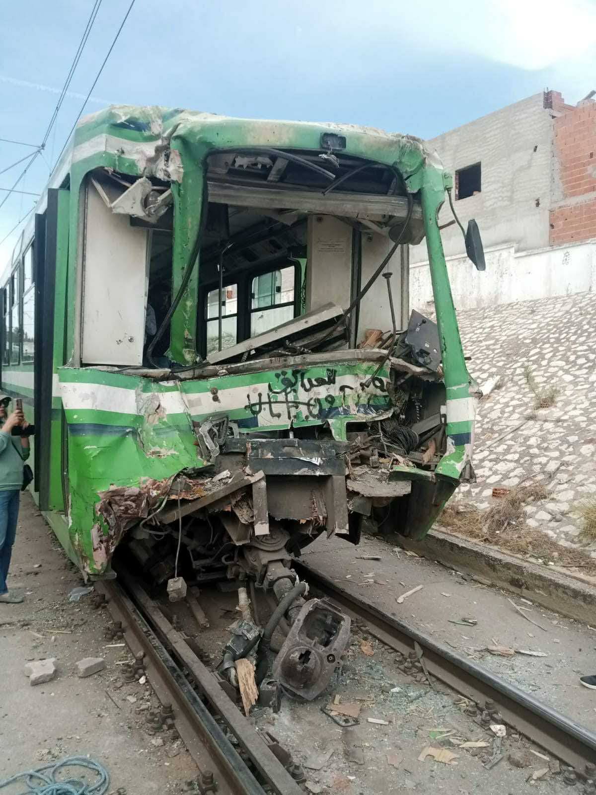 حادث عربتي مترو على مستوى منطقة مفتاح سعد الله بالعاصمة،شركة نقل تونس توضّح