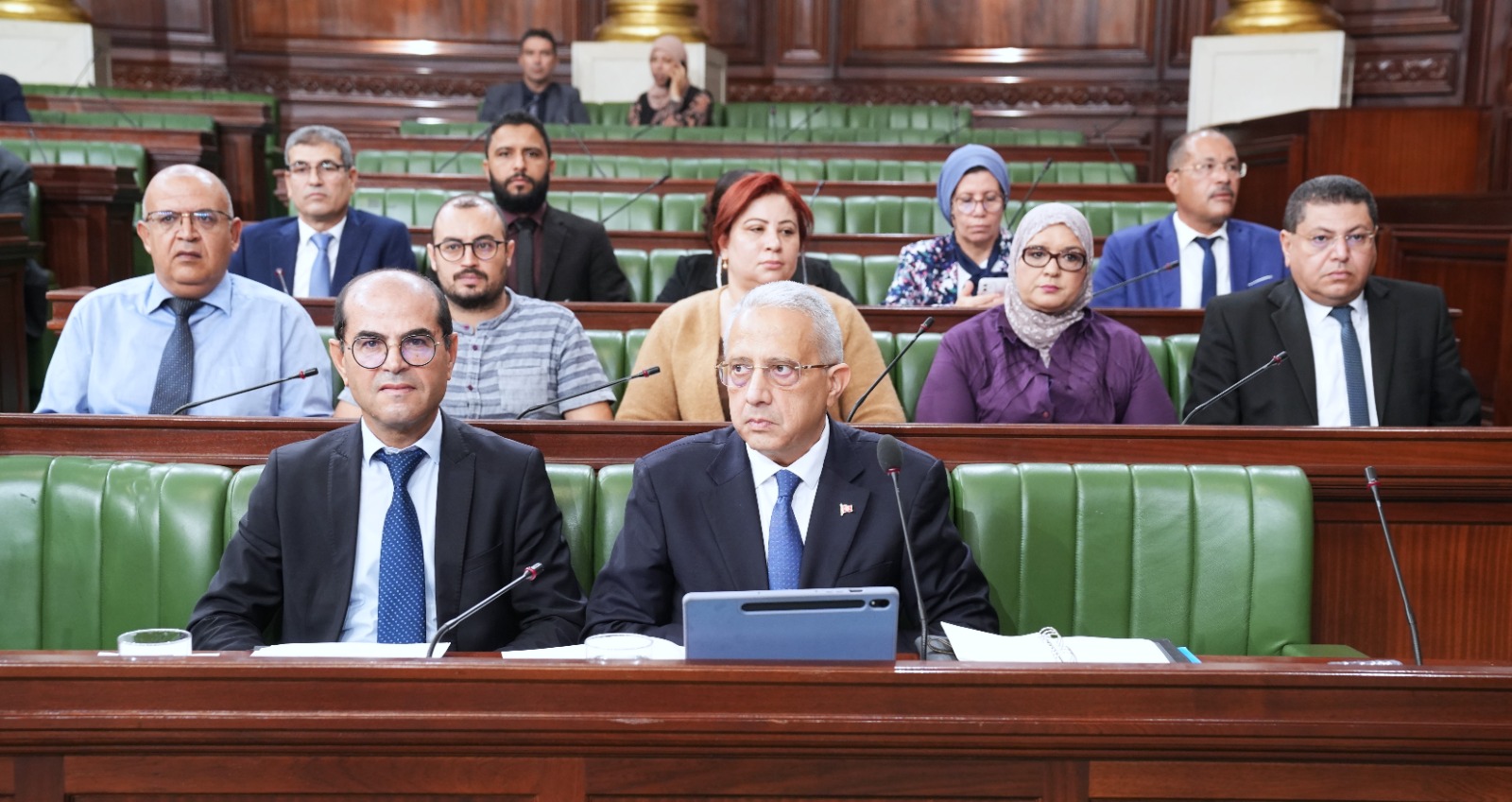 جلسة عامة حوارية بالبرلمان حول تدارس  الوضع البيئي بولاية قابس، بحضور وزيري الصحة والتجهيز 