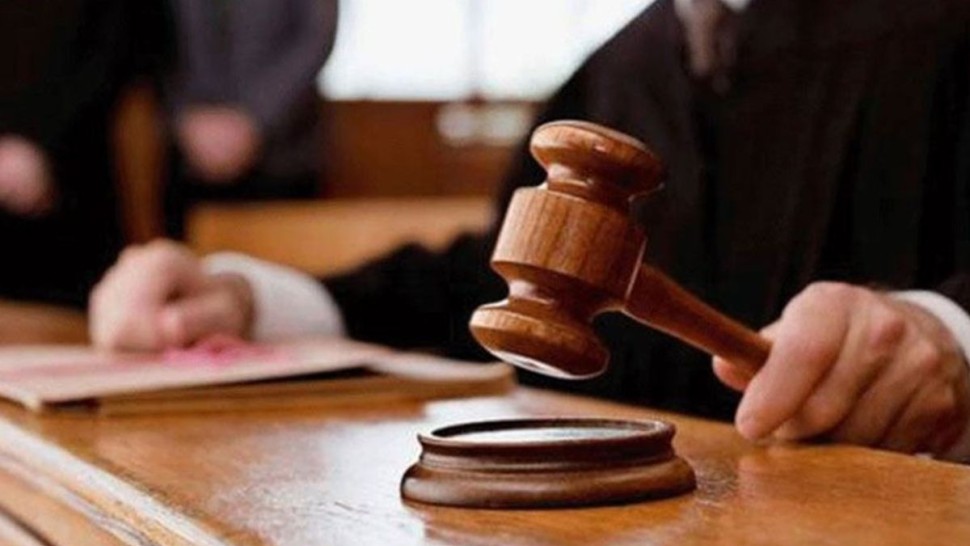 الكاف: الاحتفاظ بشخصين والإذن بفتح بحث من أجل شبهة تدليس شهادة عمل