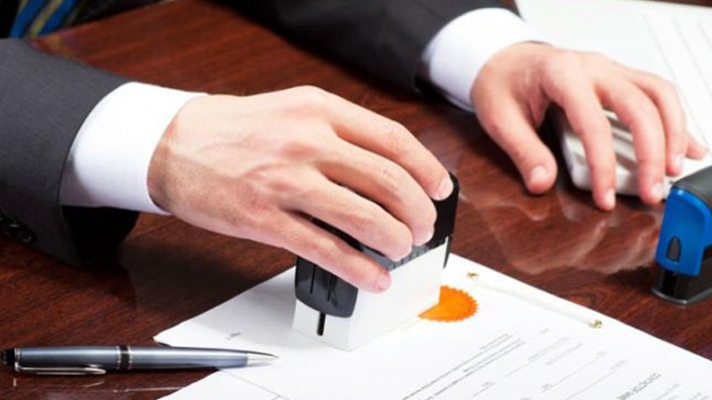 الكاف: الاحتفاظ بشخصين والإذن بفتح بحث تحقيقي من أجل شبهة تدليس شهادة عمل