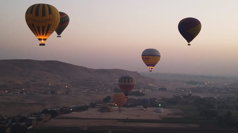 استعدادات حثيثة لاحتضان جزيرة جربة الملتقى الدولي للمناطيد والطائرات الشراعية