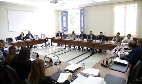 الاتفاق بين لجنة العلاقات الخارجية  و لجنة الاستثمار  بمجلس الجهات والاقاليم على ضبط النقاط التي ستتم إثارتها خلال جلسات الاستماع الى ممثلي رئاسة الجمهورية ووزارة الشؤون الخارجية