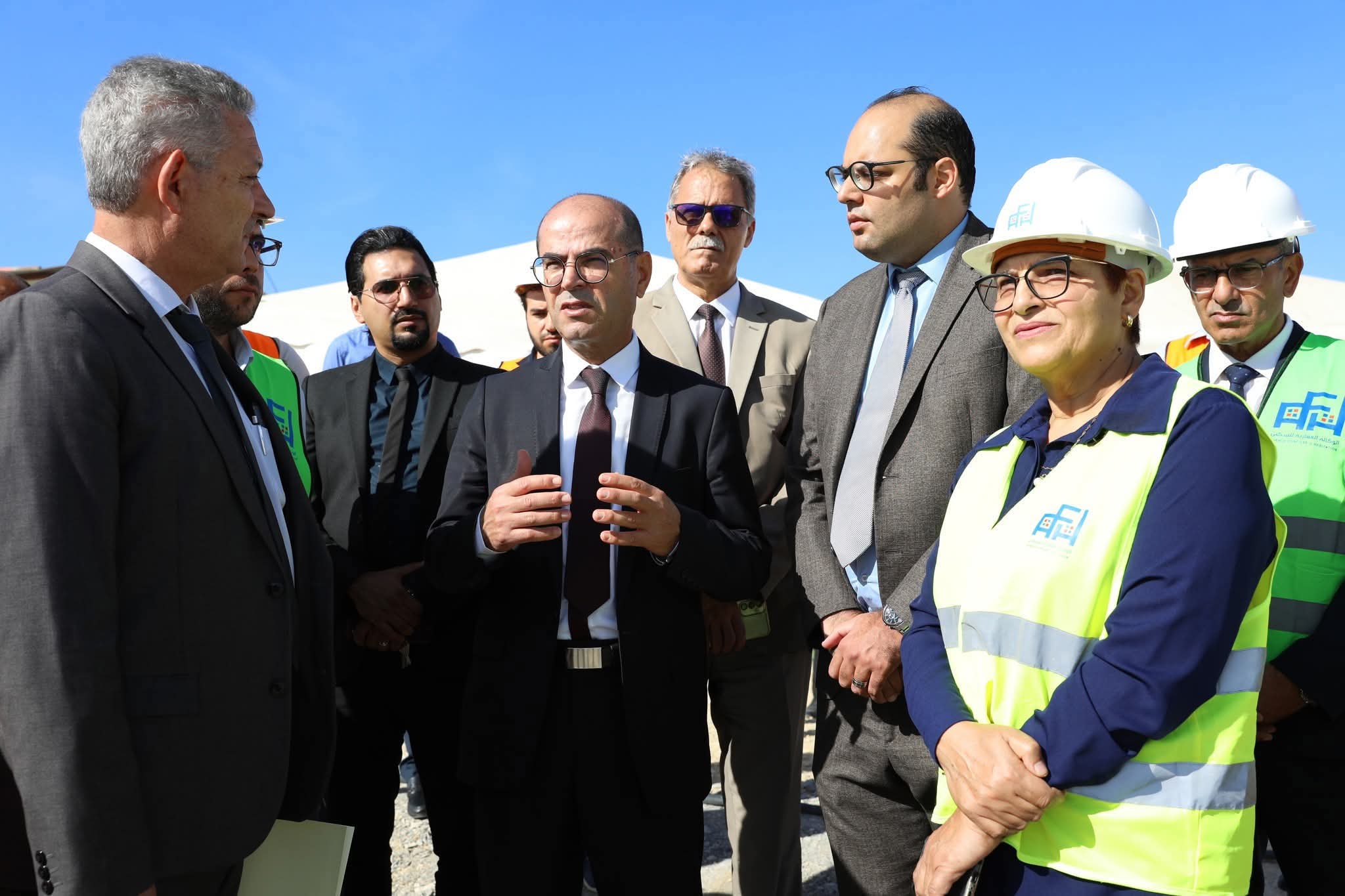 وزير التجهيز والإسكان يتفقد مشاريع الوكالة العقارية للسكنى بولايتي أريانة وبن عروس