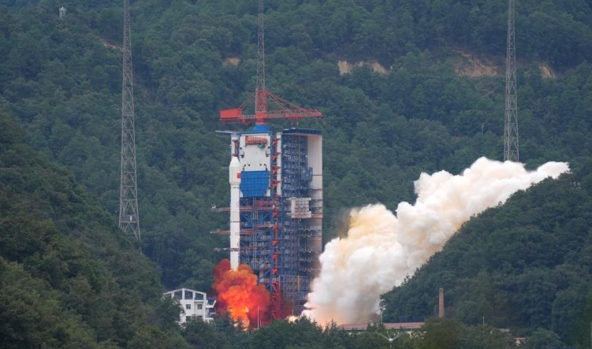 الصين تطلق قمرا اصطناعيا جديدا