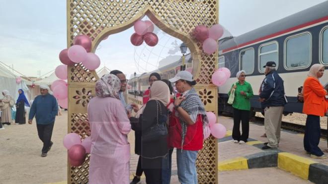توزر: القطار الوردي لتقصي سرطان الثدي يقدم خدماته بمدينتي توزر ودقاش