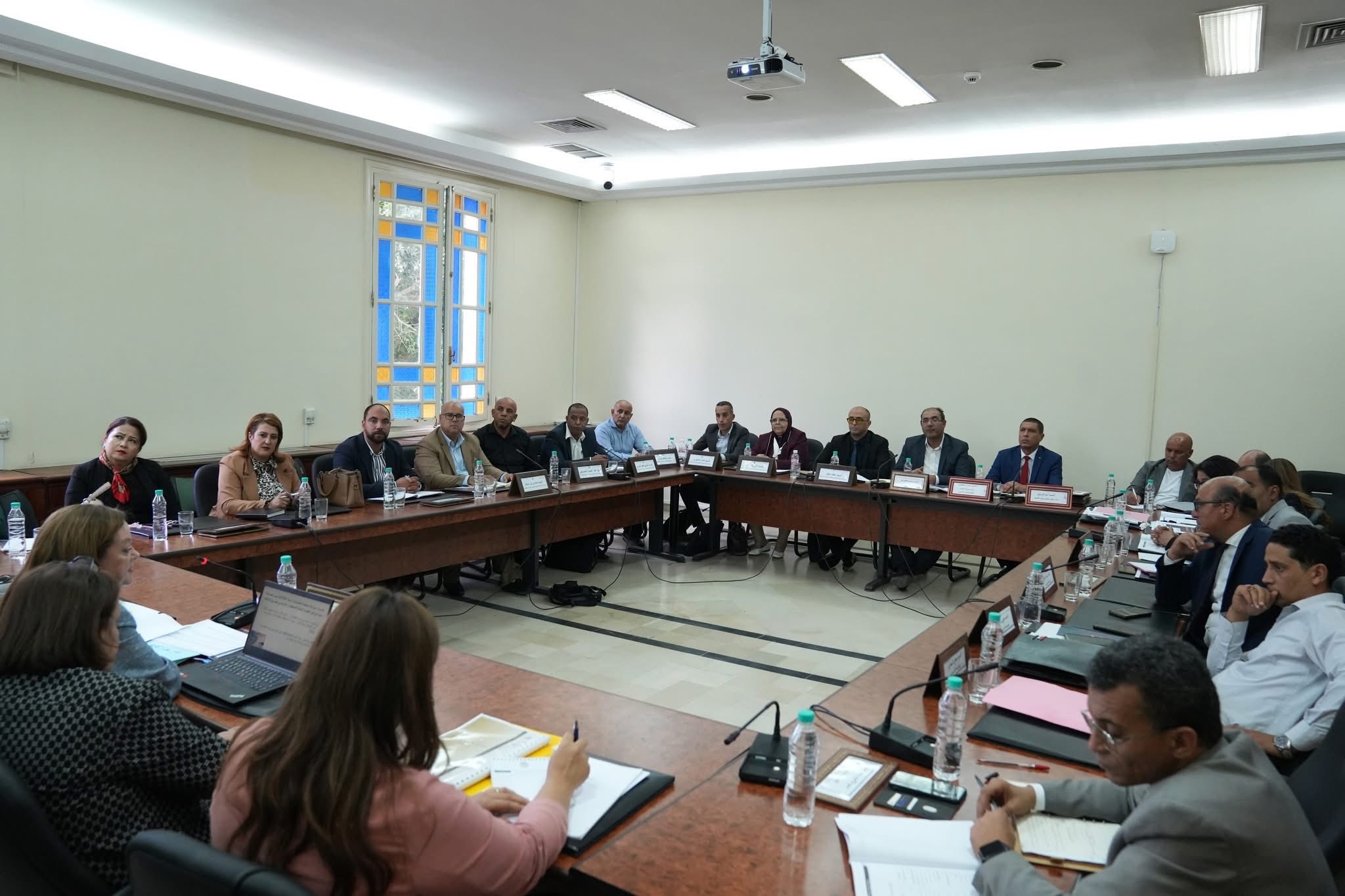 في جلسة مشتركة: الغرفتان التشريعيتان تنظران في مشروع ميزانية المهمة الخاصة بمحكمة المحاسبات لسنة 2026