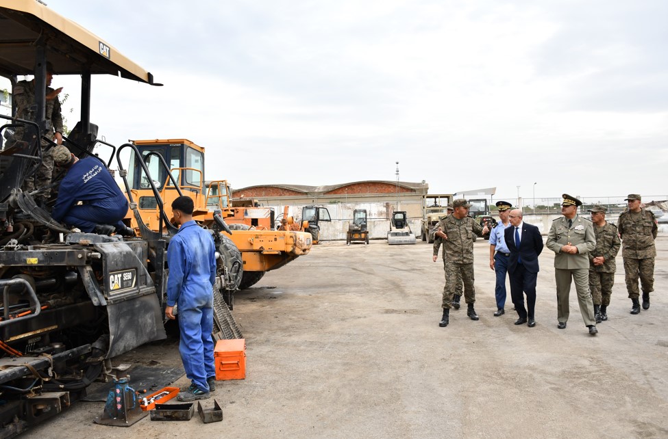 وزير الدفاع الوطني يؤدّي زيارة تفقد إلى الإدارة العامة للأشغال