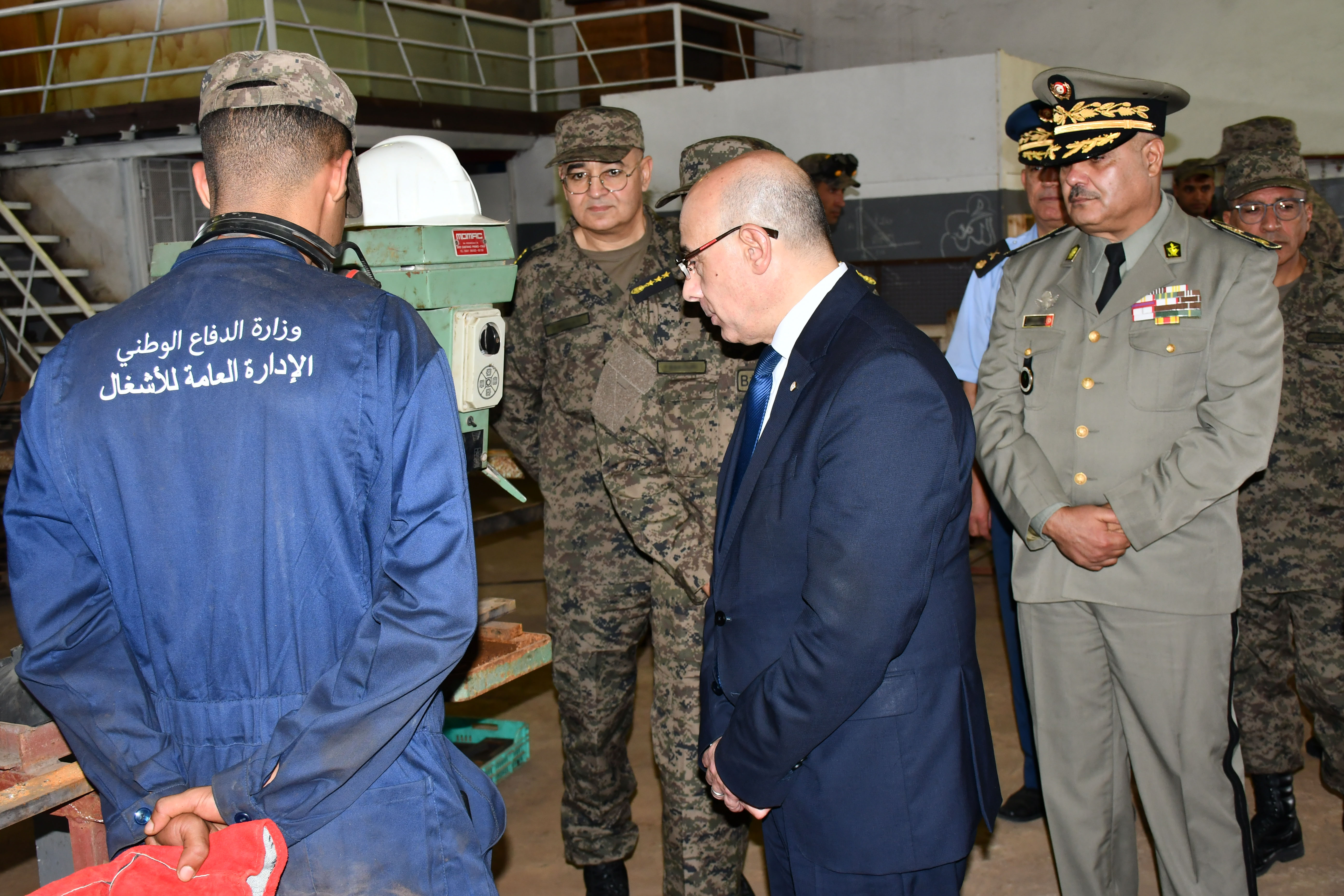 وزير الدفاع الوطني يؤدي زيارة تفقد إلى الإدارة العامة للأشغال
