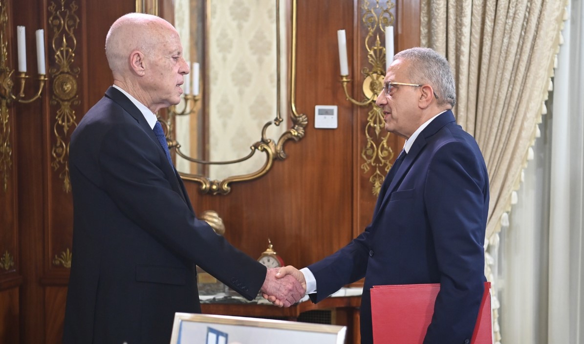 رئيس الجمهورية: لابد من وضع قانون جديد يفي الأطباء والإطار شبه الطبي والعملة حقوقهم