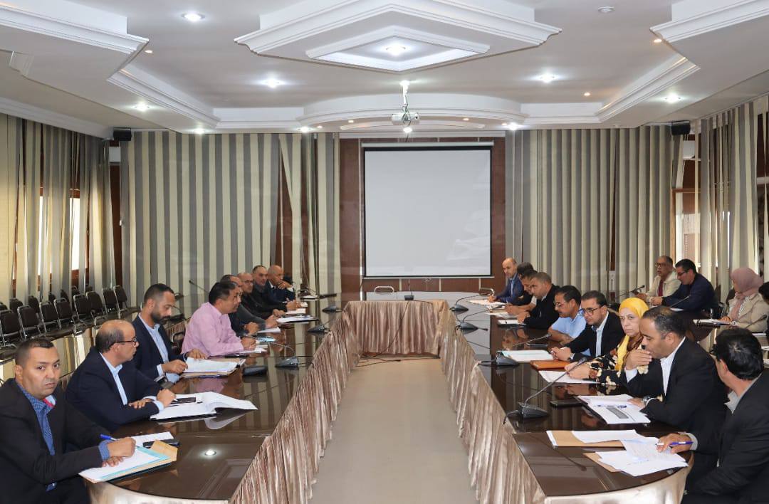 سليانة: جلسة عمل لمتابعة الوضع التنموي بمعتمدية العروسة