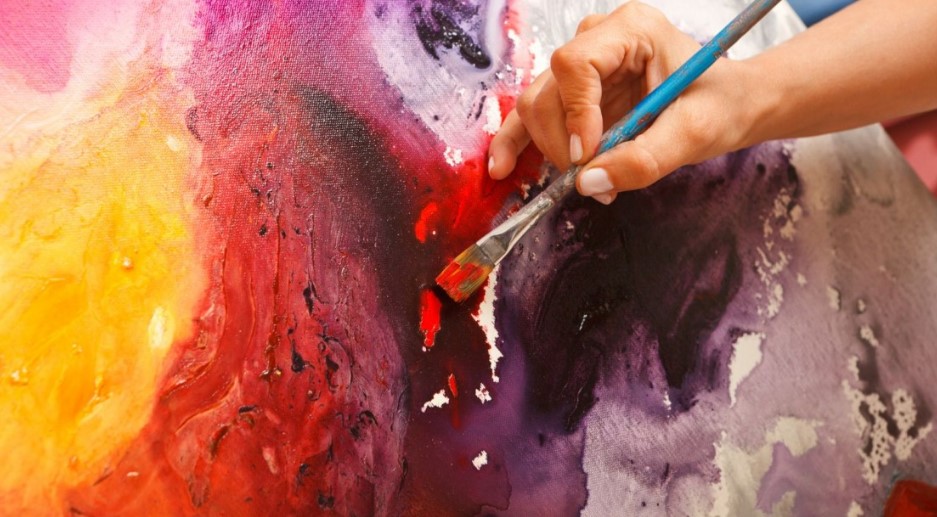 الفنان التشكيلي وليد الزواري يتوّج بالجائزة الكبرى للفنون التشكيلية لمدينة تونس