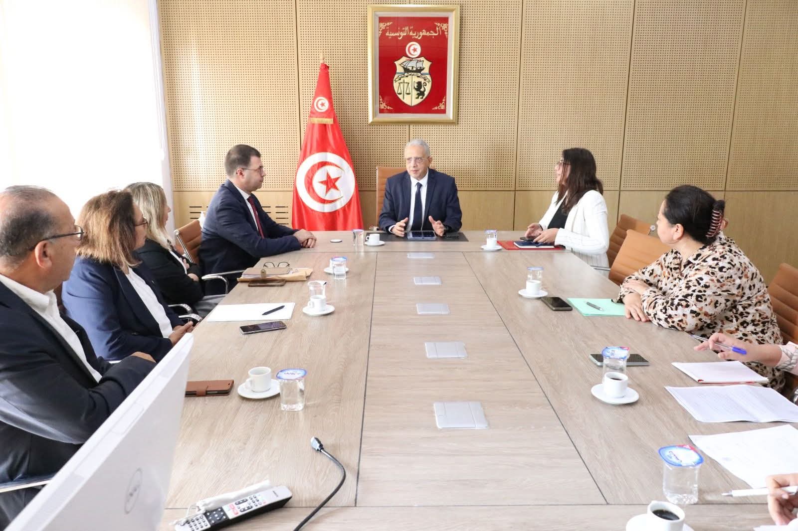 جملة من الإجراءات  للمحافظة علي مكانة تونس الدولية في العلاج بالمياه المعدنية ومياه البحر