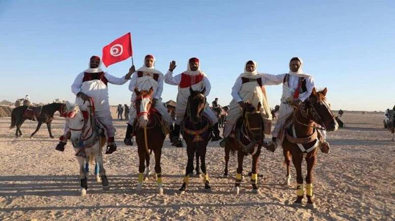 افتتاح الدورة التاسعة لمهرجان دوز الدولي للشعر الشعبي