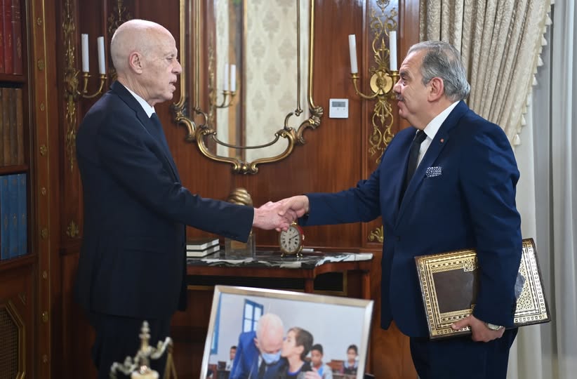 رئيس الجمهورية يدعو إلى ضرورة ملاحقة شبكات السّمسرة في القطاع الرياضي