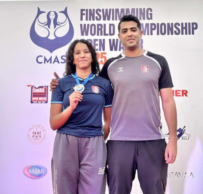  سارة بن احمد  تفوز بالميدالية الذهبية لسباق 400 متر زعانف ثنائية - جولة ابوظبي 