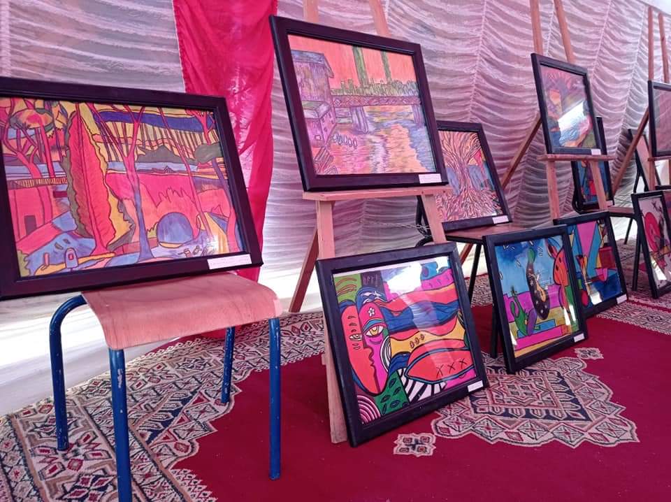 صفاقس : تواصل معرض الفن التشكيلي "الطفولة " برواق الفنون "خارج الصورة "