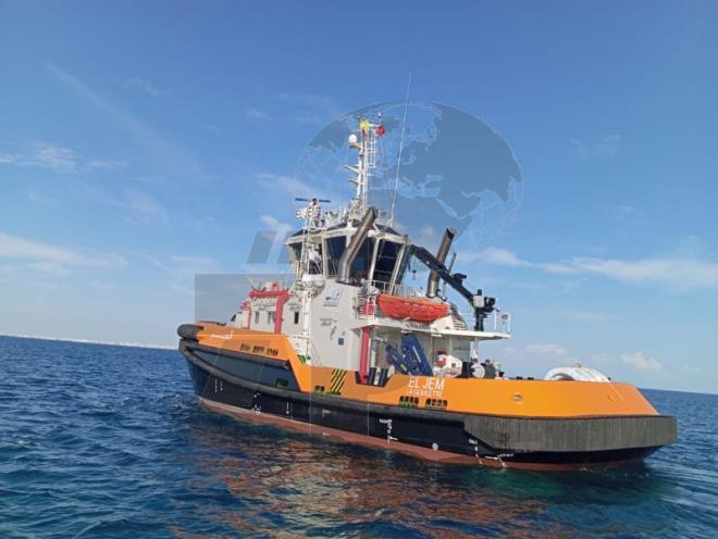 مدنين: الميناء التجاري بجرجيس يتسلّم جرّارا بحريا يعمل بتقنيات متطوّرة 