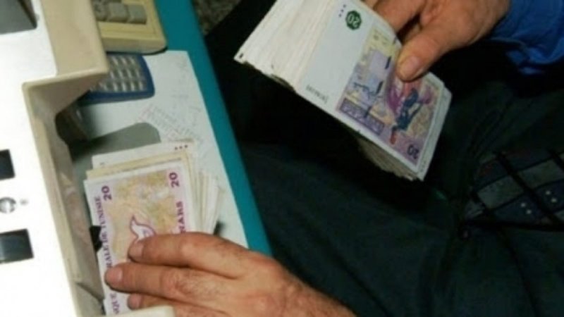 الحكومة ستواصل العام المقبل اعتماد برامج اعادة هيكلة البنوك المشتركة وتعزيز الرقابة على المؤسسات المصرفية–تقرير-