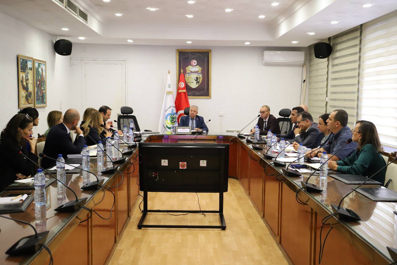 جلسة عمل مع وفد إيطالي حول مشروع "تانيت" لتثمين المياه المستعملة المعالجة