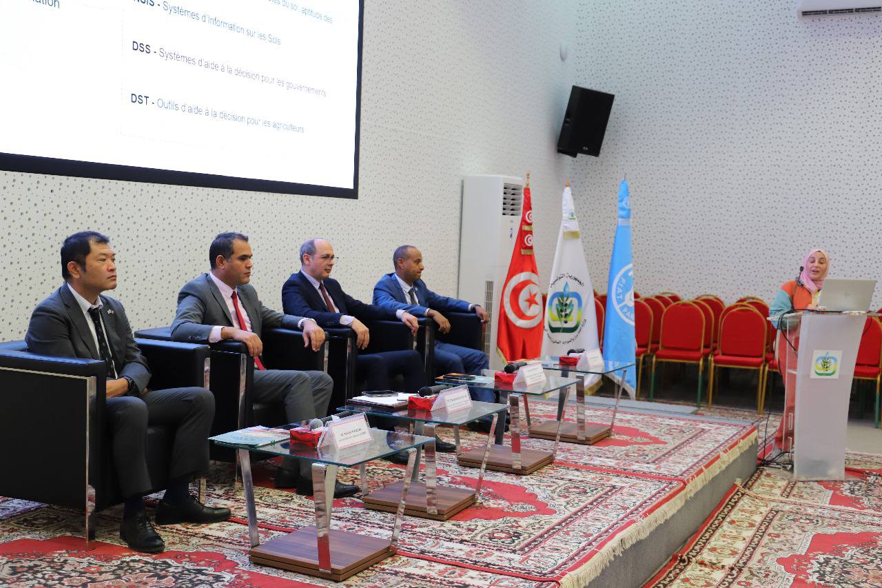 انطلاق الحملة الميدانية لجمع عينات التربة في إطار مشروع تحسين الادارةالمندمجة للتربة والزراعات من اجل النظم الغذائية المستدامة في افريقيا