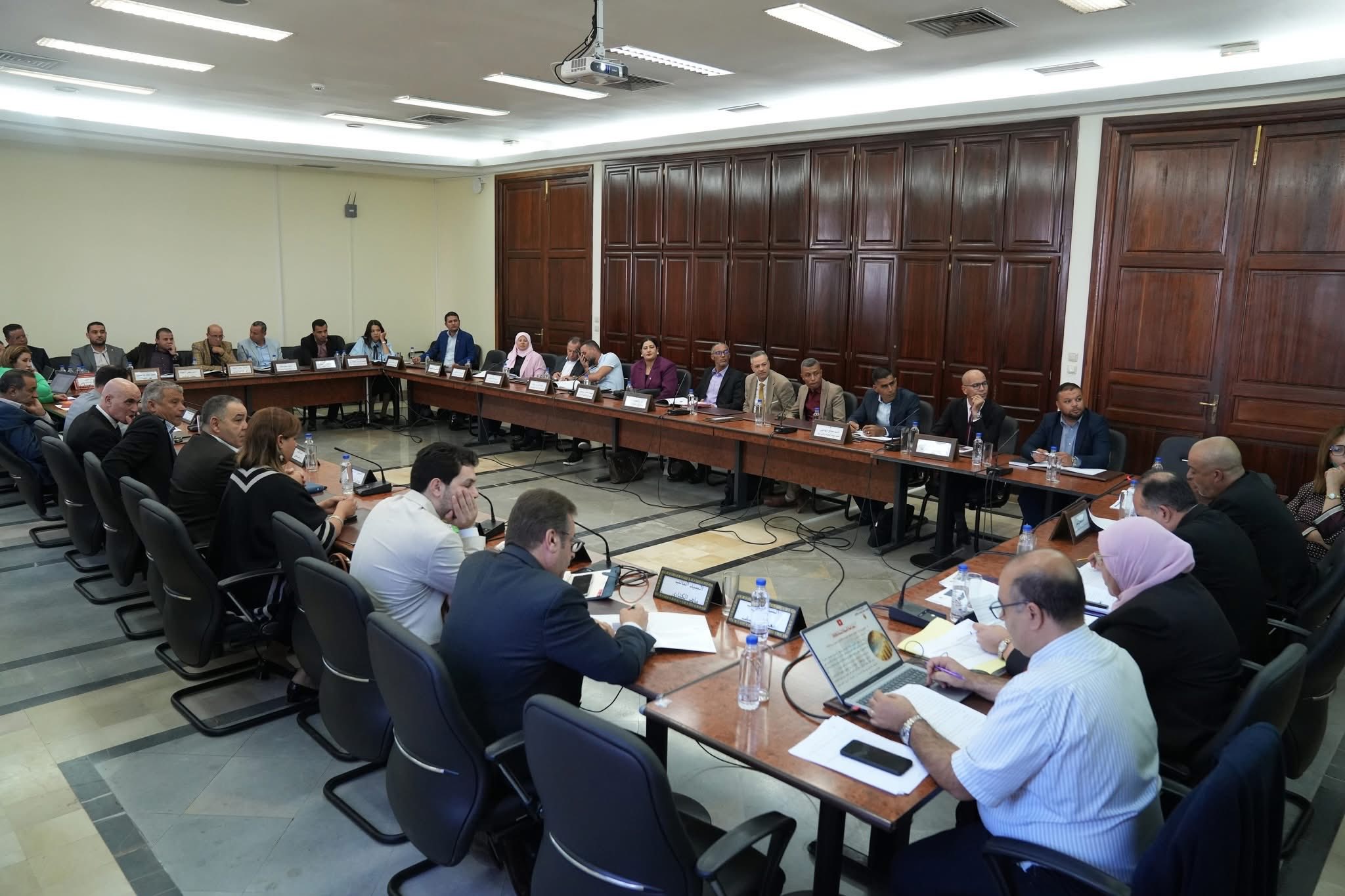 جلسة مشتركة لمناقشة المهمة الخاصة بمجلس الجهات والأقاليم ضمن مشروع ميزانية الدولة 2026