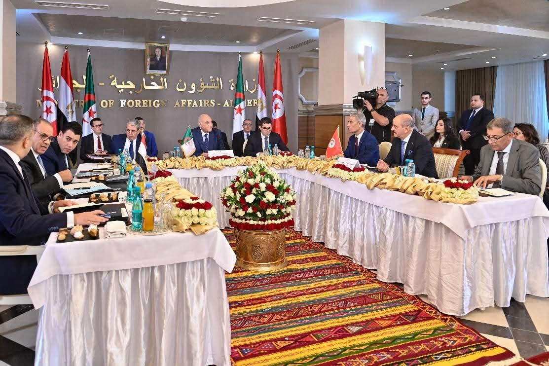 وزير الشؤون الخارجية يشارك في اجتماع آلية التشاور الثلاثي حول ليبيا