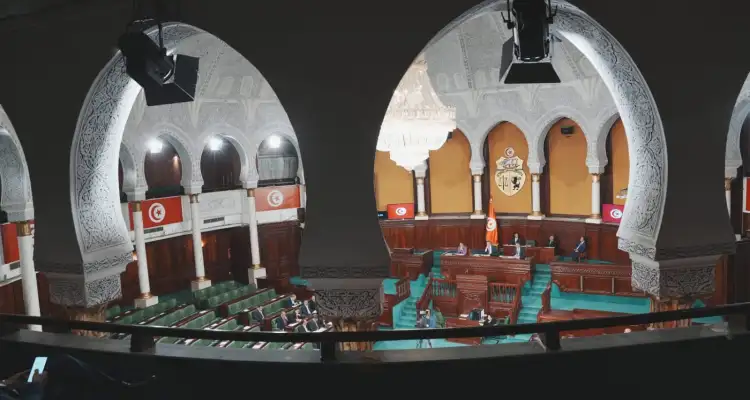 مداولات ميزانية الدولة 2026: المطالبة بتخفيف الضغط الجبائي على تحويلات التونسيين بالخارج