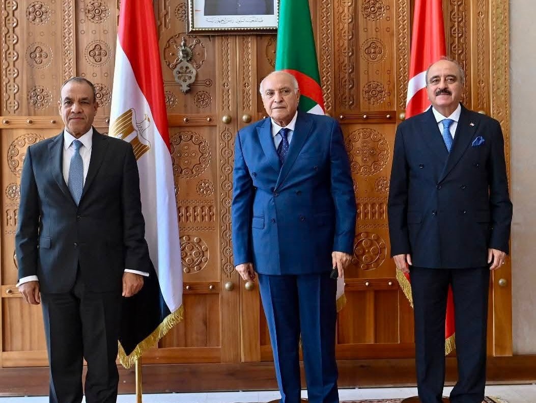 وزراء خارجية تونس والجزائر ومصر يتفقون على عقد الاجتماع القادم لآلية التشاور الثلاثي بتونس في مستهلّ السنة القادمة