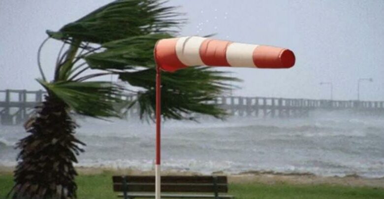 مساء اليوم وغدا الأحد: أمطار رعدية أحيانا غزيرة مع رياح قوية