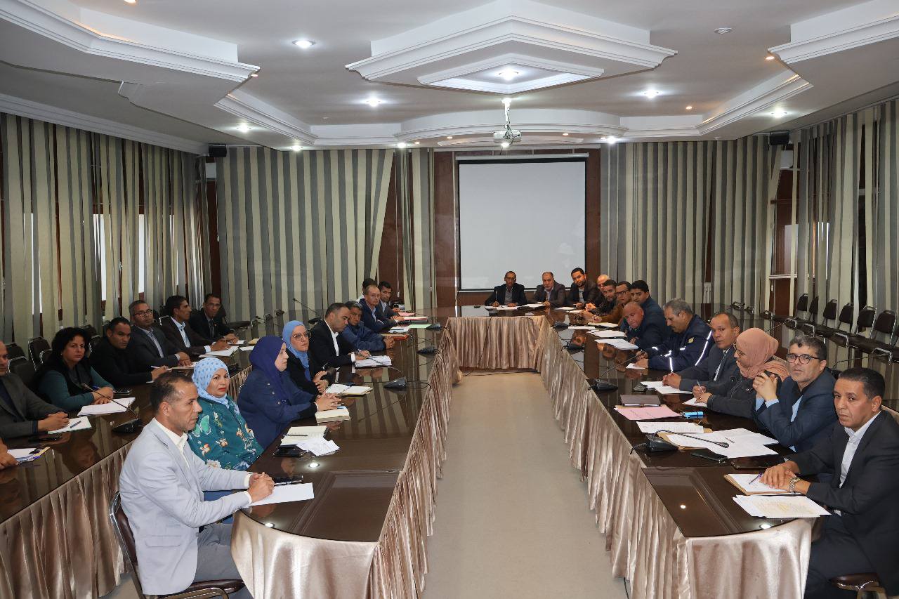 سليانة: جلسة عمل اتخاذ جملة من الاجراءات لتحسين الوضع البيئي والتصدي لظاهرة التلوث البيئي