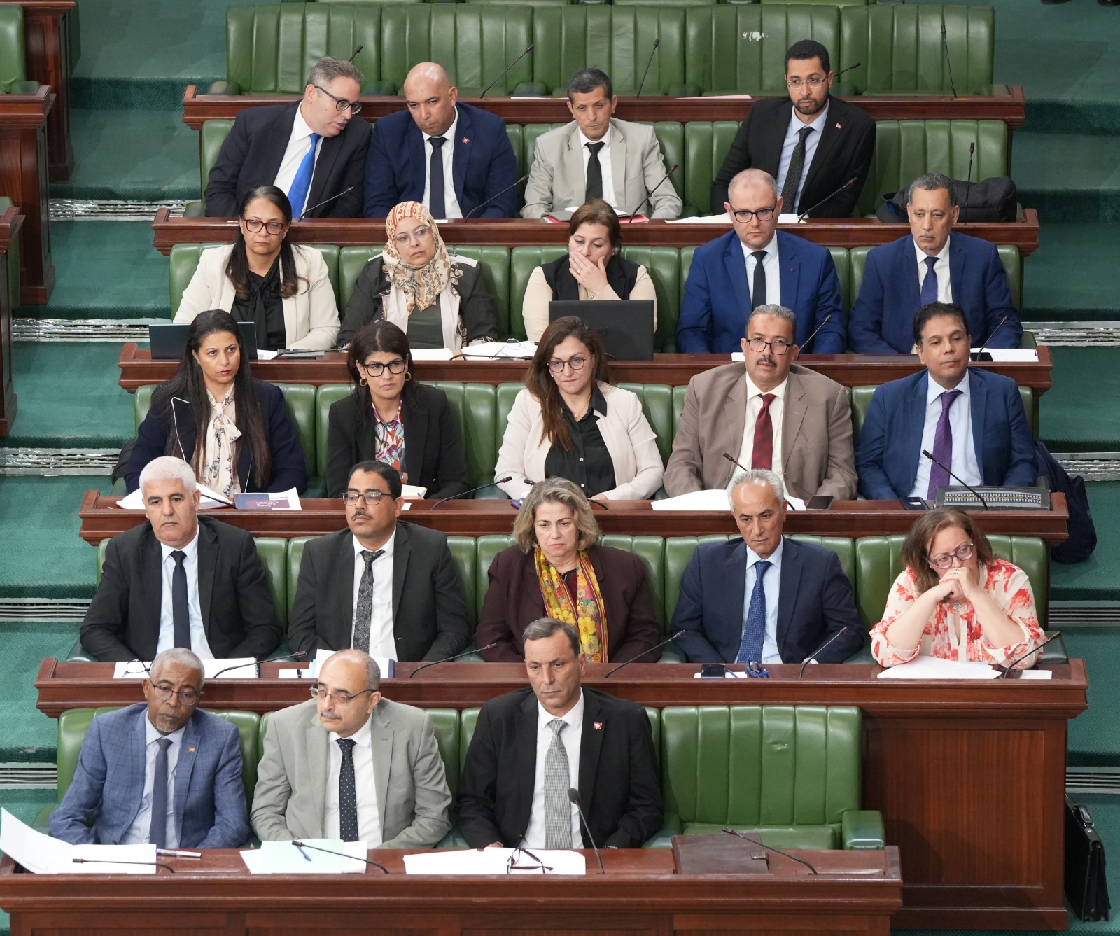 مصالح رئاسة الجمهورية تتولى يوميا معالجة الشكايات الواردة عليها سواء عن طريق البريد أو حتى بالتواصل الهاتفي أو باللقاءات المباشرة مع المواطنين.