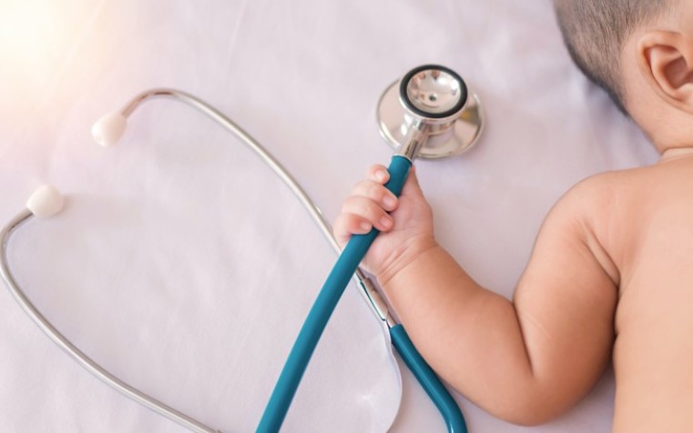 المستشفى الجهوي بجرجيس: قافلة صحيّة في اختصاص طـــب قلب الأطفال تُؤمن عيادات مجانية