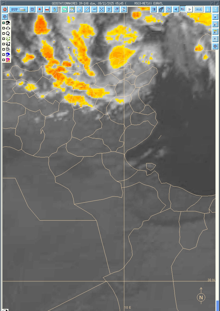 أمطار متفرقة و أحيانا غزيرة خاصة بأقصى الشمال الغربي مع تساقط البرد
