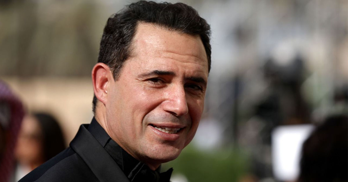 ظافر العابدين في معرض الشارقة الدولي للكتاب: يجب أن نحس بالآخرين وأن نكتب حكايات قادرة على تجاوز المحلية والظرفية